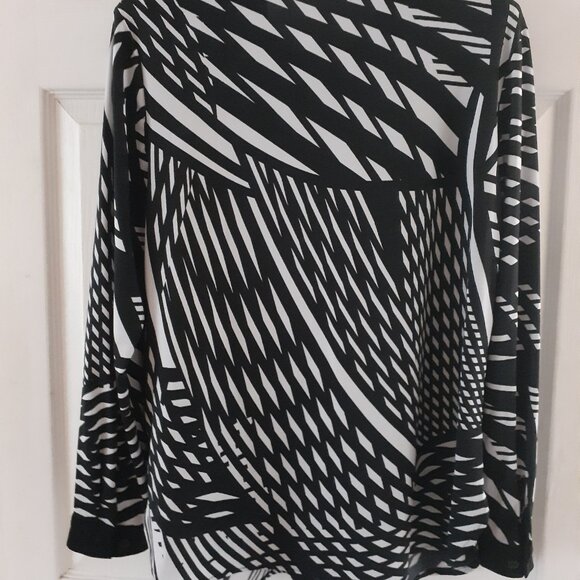 TanJay Blouse, size 8 petite, black and white - Picture 2 of 4